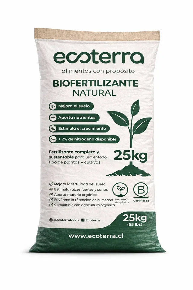 Saco de 25kg de biofertilizante natural Ecoterra, fertilizante sustentable y certificado sin químicos para estimular el crecimiento y nutrición del suelo.